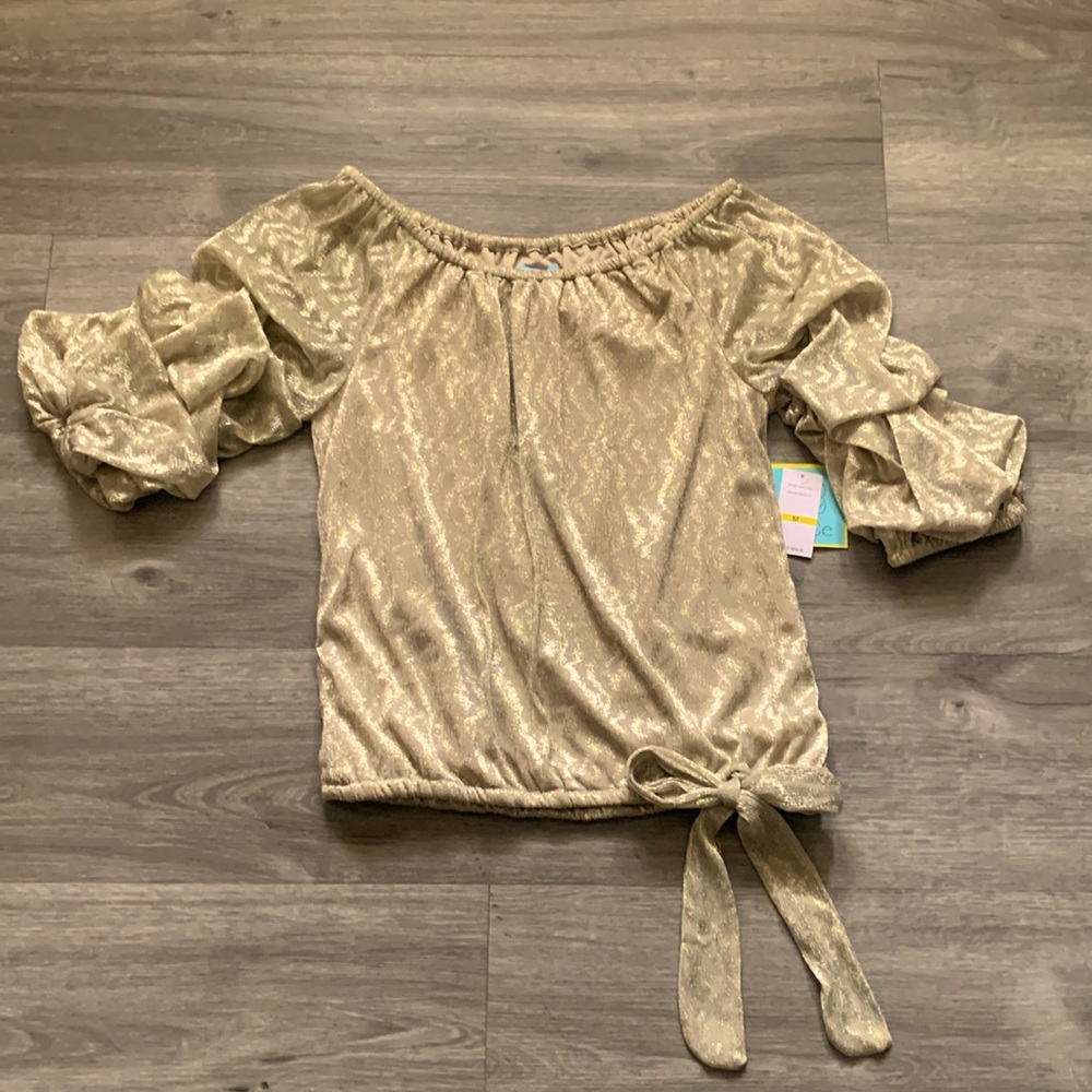 Size M CeCe beautiful gold sparkling holiday blouse New with tags